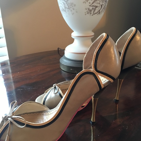 Betsy Johnson peep toe heels - Picture 2 of 3